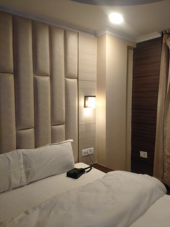 3 BHK Builder Floor for Sale in Chittaranjan Park, Delhi