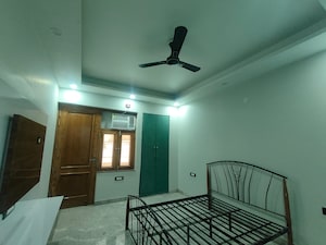 Bedroom in 2 BHK Builder Floor at Sector 45 – for Rent