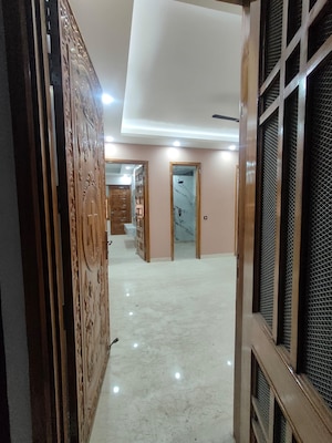 Building Lobby in 2 BHK Builder Floor at Sector 45 – for Rent