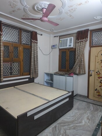 2 BHK Flat for Rent in Sarita Vihar, Delhi