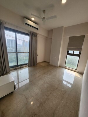 Room in 4 BHK Apartment at Omkar 1973, Worli – for Rent