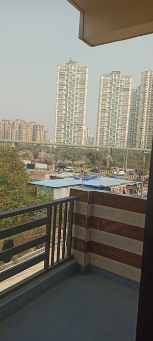 Balcony in 2.5 BHK Apartment at Antriksh Golf View - II, Sector 78 – for Rent