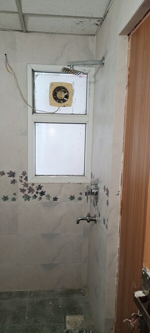 Bathroom in 2.5 BHK Apartment at Antriksh Golf View - II, Sector 78 – for Rent