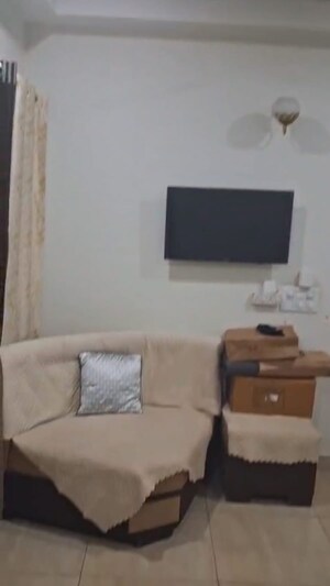 Furnished Amenities in 2 BHK Apartment at Gaur City 7th Avenue, Sector 4 Greater Noida – for Rent