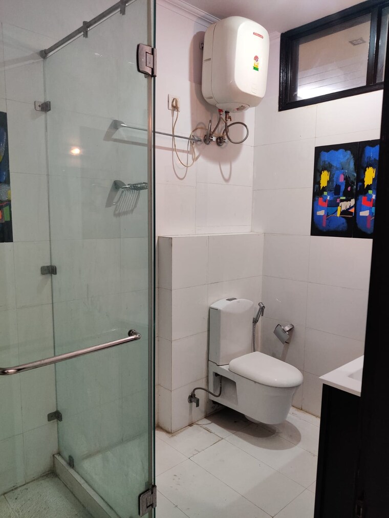 Bathroom, ansal-sushant-lok-i 3 Bedroom 215 Sq.Yd. Builder Floor In Sector 43 Gurgaon 10163547