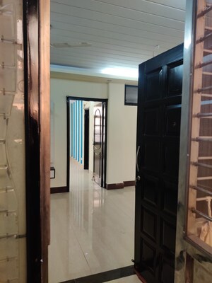 Building Lobby in 3 BHK Builder Floor at Ansal Sushant Lok I, Sector 43 – for Rent