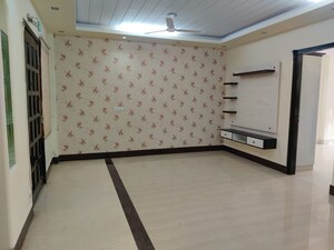 Room in 3 BHK Builder Floor at Ansal Sushant Lok I, Sector 43 – for Rent