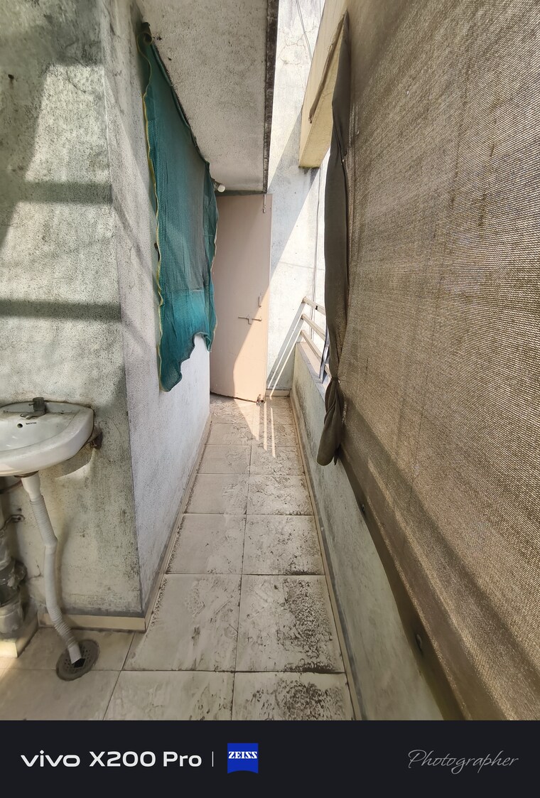 Balcony, wadgaon sheri 2 Bedroom 1000 Sq.Ft. Apartment In Wadgaon Sheri Pune 10163544