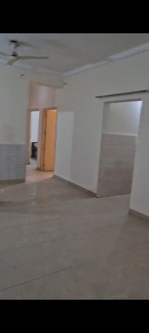 Room in 3 BHK Apartment at Antriksh Golf View, Sector 78 – for Rent