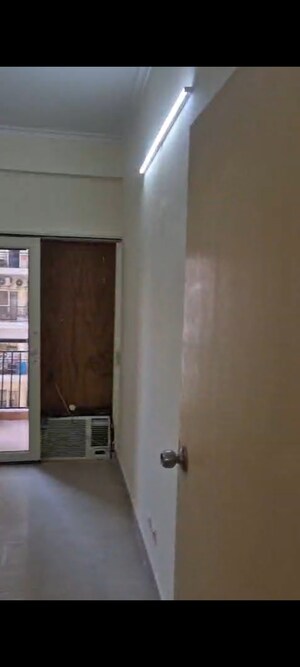 Furnished Amenities in 3 BHK Apartment at Antriksh Golf View, Sector 78 – for Rent