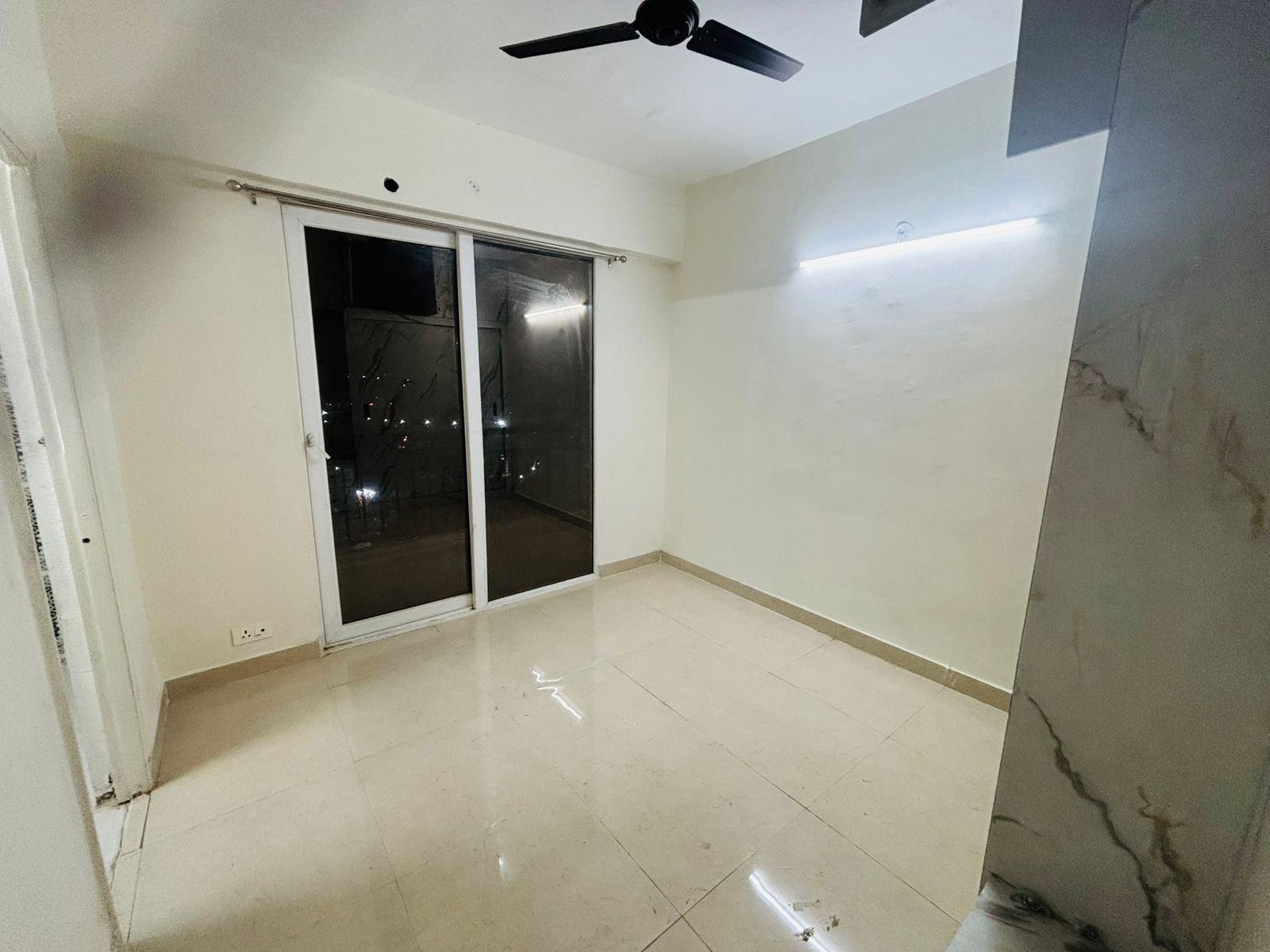 2 BHK Apartment For Rent in Pyramid Heights