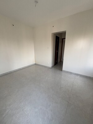 Room in 2 BHK Apartment at Fortune Garud House Apartments, Model Colony – for Rent