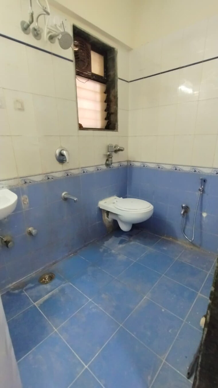 Bathroom, raj-rudram-apartments 2 Bedroom 1050 Sq.Ft. Apartment In Goregaon East Mumbai 10163657