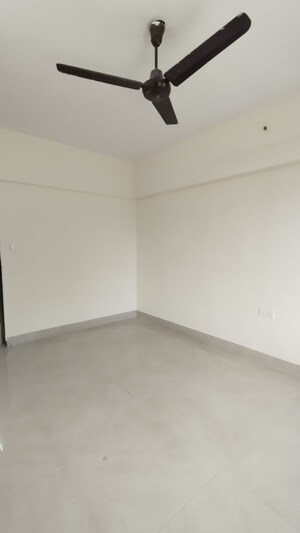 Room in 2 BHK Apartment at Raj Rudram Apartments, Goregaon East – for Rent