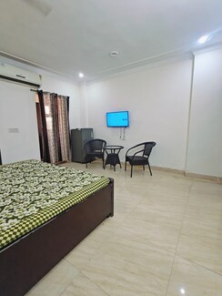 Office Space For Rent in Orchid Island