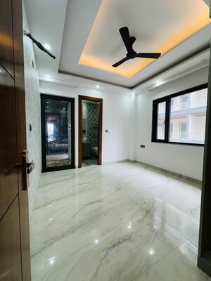 Room in 3 BHK Builder Floor at BPTP District 3, Sector 85 – for Sale