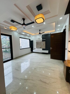 Bedroom in 3 BHK Builder Floor at BPTP District 3, Sector 85 – for Sale