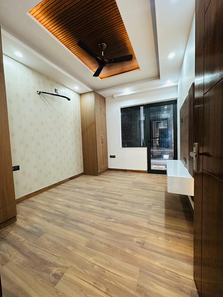 Room, bptp-district-3 3 Bedroom 180 Sq.Yd. Builder Floor In Sector 85 Faridabad 10163683