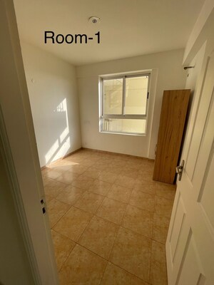 Room in 3 BHK Apartment at The Ananta Aspire, Utrathiya – for Sale