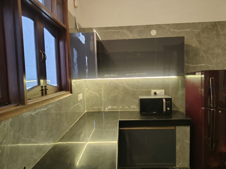 Kitchen, dlf phase ii 3 Bedroom 402 Sq.Yd. Builder Floor In Dlf Phase ii Gurgaon 10163698