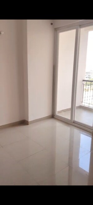 3 BHK Apartment For Rent in Amrapali Riverview, Amrapali Leisure Valley