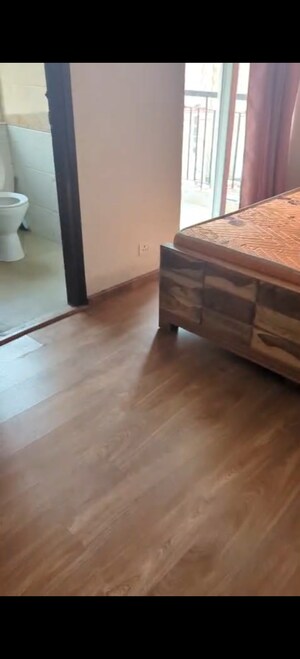 Room in 3 BHK Apartment at Amrapali Riverview, Amrapali Leisure Valley – for Rent