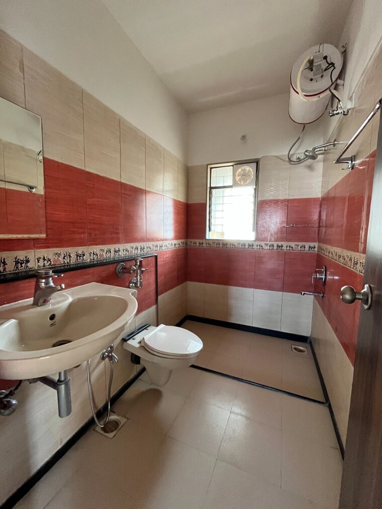Bathroom, kul-buena-vista 4 Bedroom 2500 Sq.Ft. Apartment In Pashan Pune 10163719