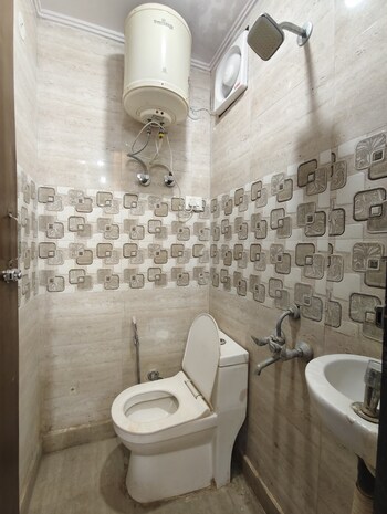 2 BHK Builder Floor for Rent in Govindpuri, Delhi