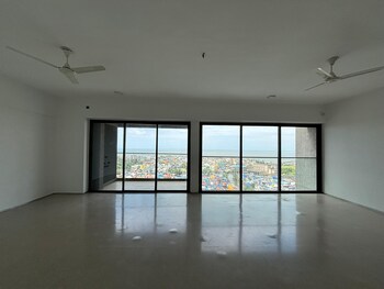 Rustomjee Paramount