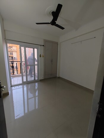 Amrapali Centurian Park