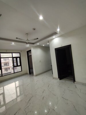 Room in 3 BHK Builder Floor at Green Fields Colony – for Rent