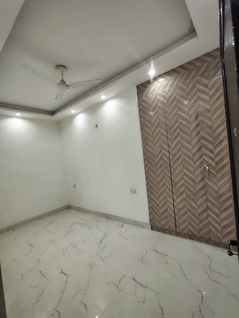Bathroom, green fields colony 3 Bedroom 1250 Sq.Ft. Builder Floor In Green Fields Colony Faridabad 10169686