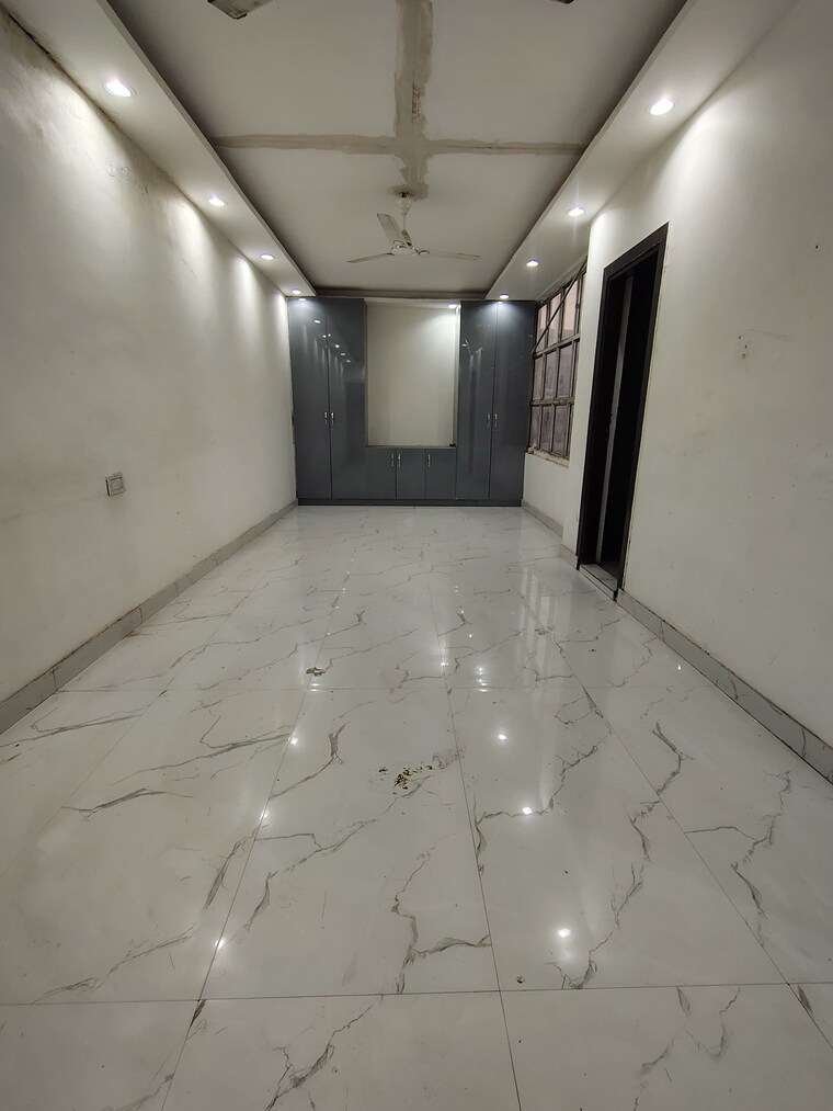 Room, green fields colony 3 Bedroom 1250 Sq.Ft. Builder Floor In Green Fields Colony Faridabad 10169686