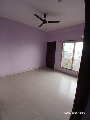 Room in 3 BHK Apartment at Mowa – for Rent