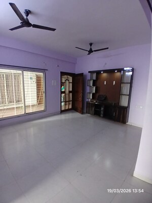 Room in 3 BHK Apartment at Mowa – for Rent