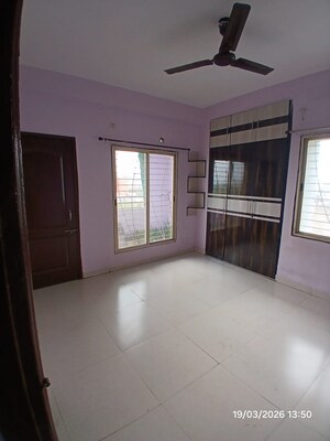 Room in 3 BHK Apartment at Mowa – for Rent