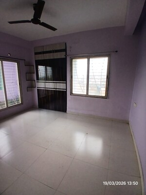 Room in 3 BHK Apartment at Mowa – for Rent