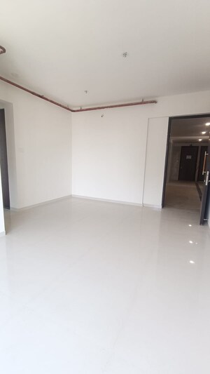 Room in 2 BHK Apartment at Sheth Zuri, Laxmi Nagar – for Rent