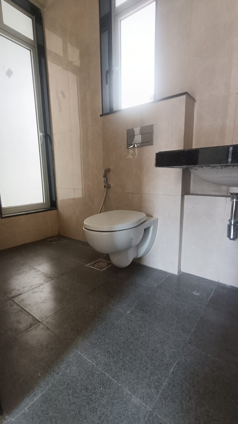 Bathroom, sheth-zuri 2 Bedroom 656 Sq.Ft. Apartment In Laxmi Nagar Thane 10177123