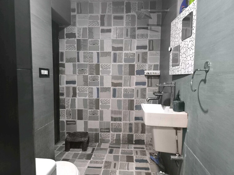 Bathroom, puri-vip-floors 4 Bedroom 4500 Sq.Ft. Builder Floor In Sector 81 Faridabad 10177122