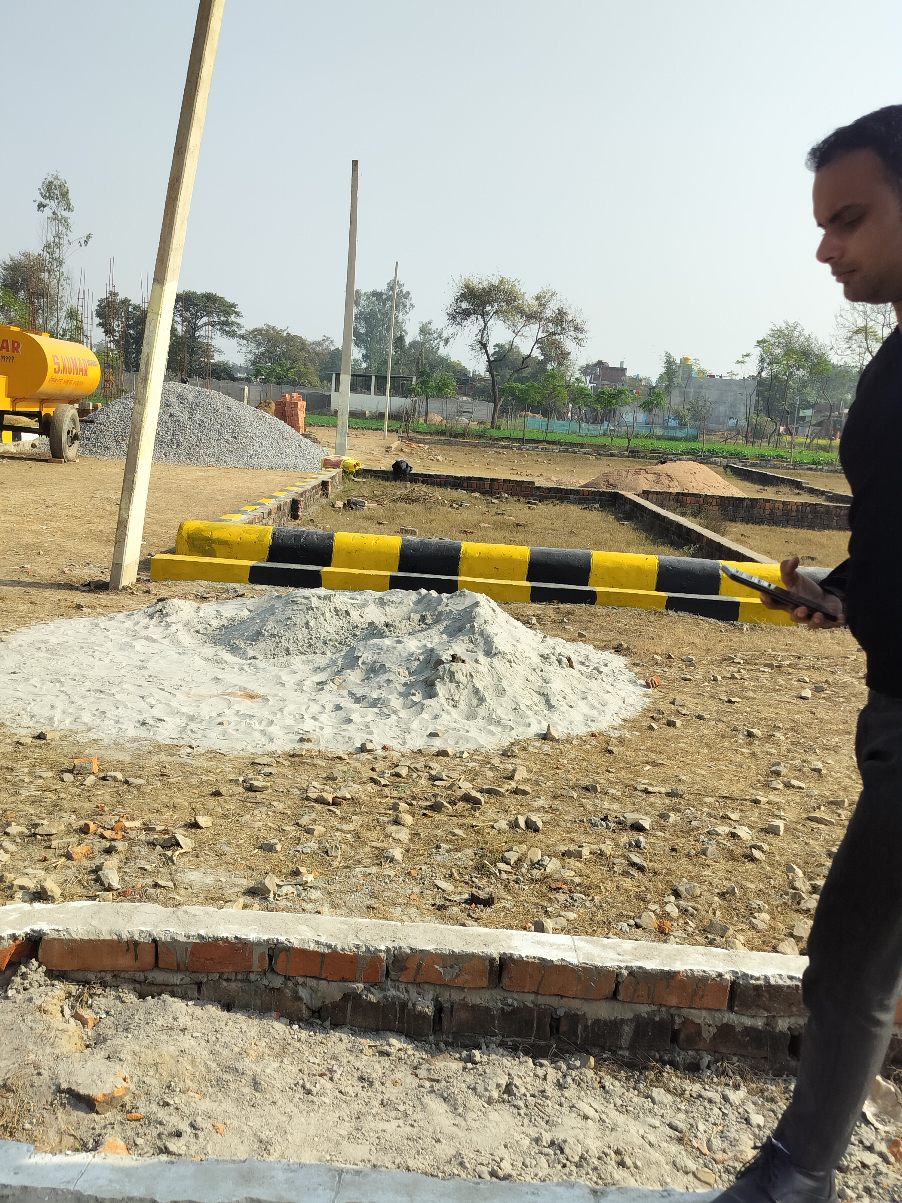 Plot For Sale in Matiyari