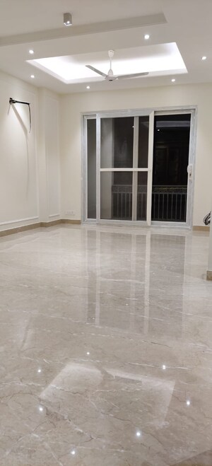 3 BHK Builder Floor For Rent in Sector 45