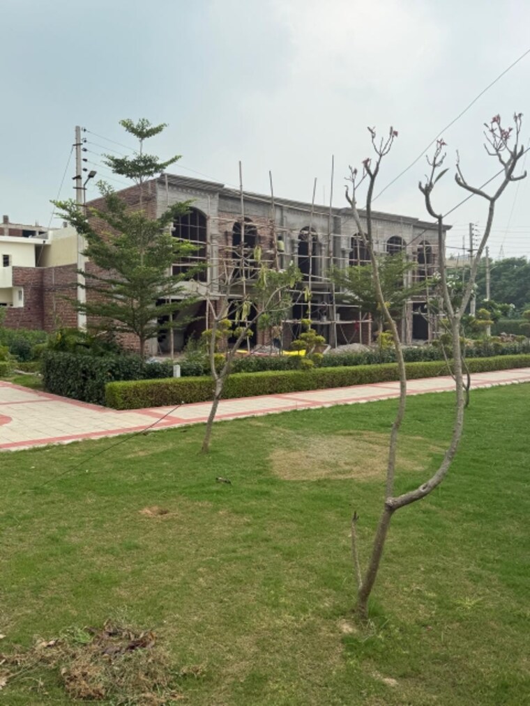 Garden, dera bassi 3 Bedroom 122 Sq.Yd. Villa In Dera Bassi Mohali 10177518