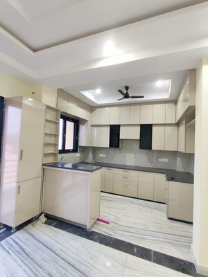 Kitchen in 3 BHK Builder Floor at Sector 38 – for Rent