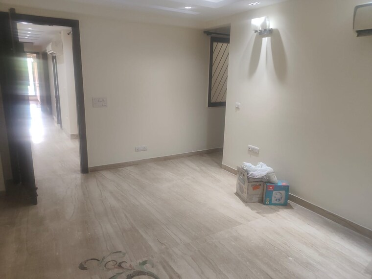 Room, hauz khas 3 Bedroom 250 Sq.Yd. Builder Floor In Hauz Khas Delhi 10177369
