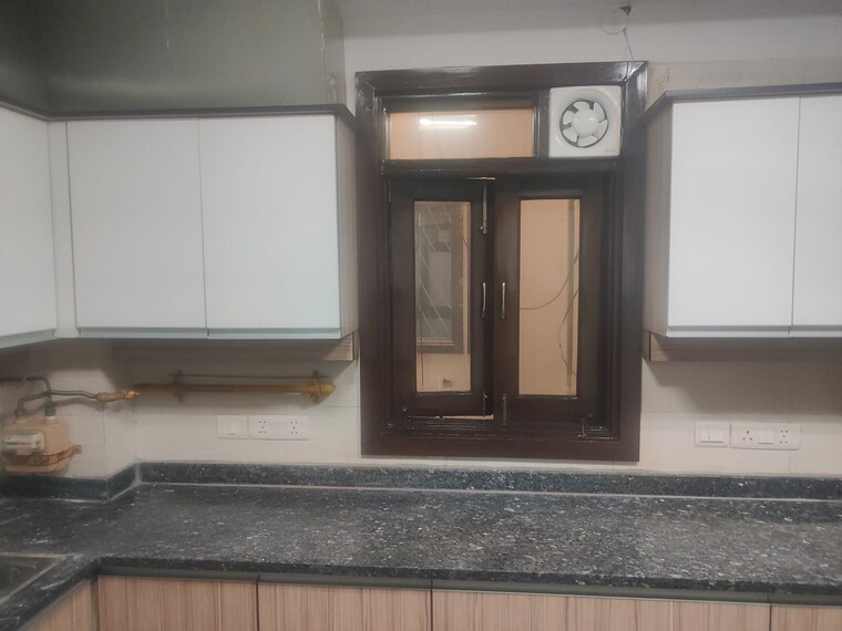 Room, hauz khas 3 Bedroom 250 Sq.Yd. Builder Floor In Hauz Khas Delhi 10177369