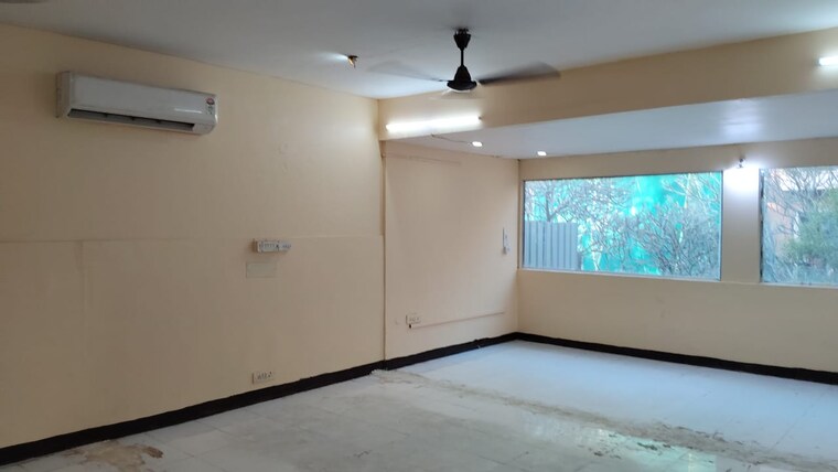 Room, hauz khas 3 Bedroom 250 Sq.Yd. Builder Floor In Hauz Khas Delhi 10177411