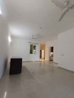 4 BHK + Pooja Room Apartment For Rent in Emaar MGF Emerald Hills