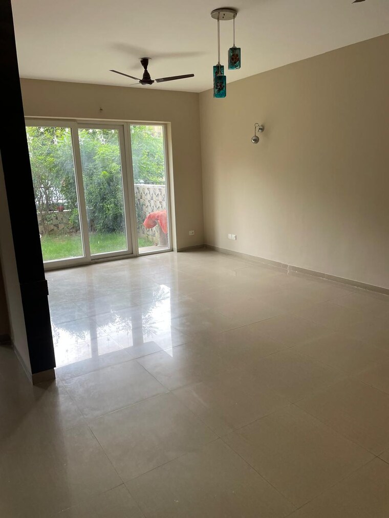 Room, emaar-mgf-emerald-hills 4 Bedroom 350 Sq.Yd. Apartment In Sector 65 Gurgaon 10177528