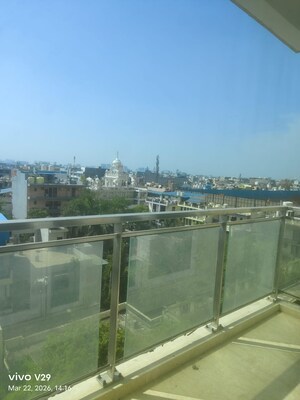 Swimming Pool in 3 BHK Apartment at Ambience Creacions, Sector 22 – for Rent